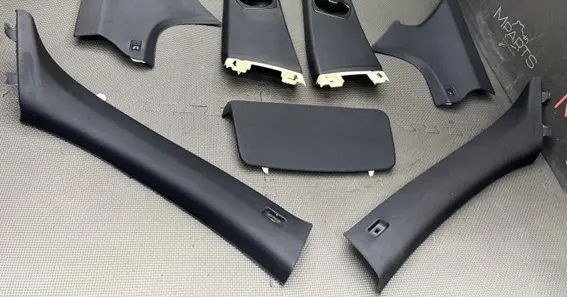 e90 black a and b pillars