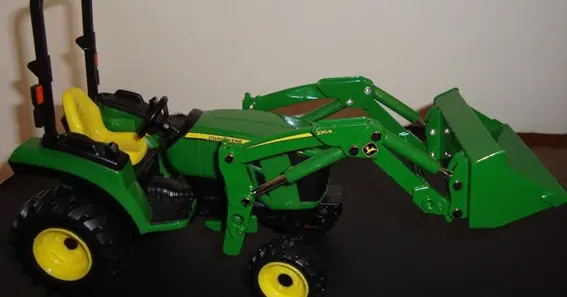 john deere 1/16 john deere 2038r w/ loader